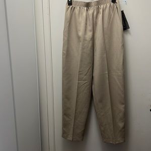 R L Richard pants.      #1083.   NWOT